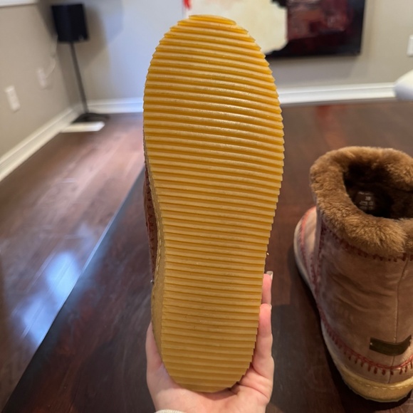 Laidback London Low Crochet Suede Ankle Boots - Picture 5 of 6